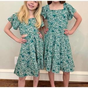 NEW MILON girl's flutter sleeve cut out dress in green